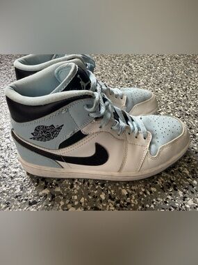 Jordan High Top Sneakers in Light Blue & white mens size 7